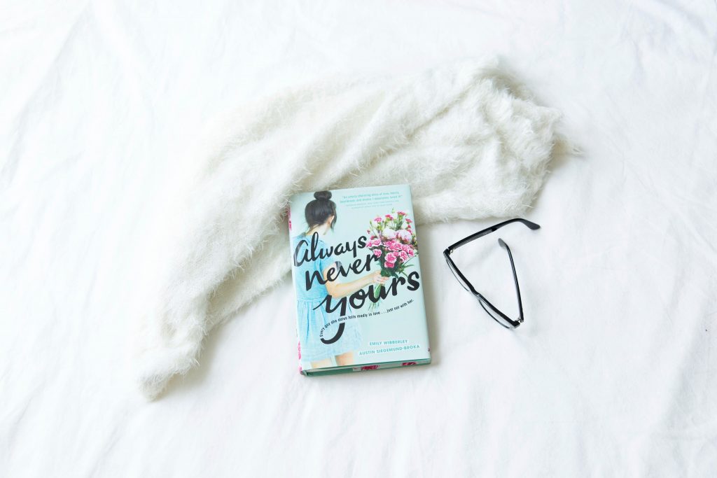 Books and Dreams Bookreview Always never yours van Emily Wibberley